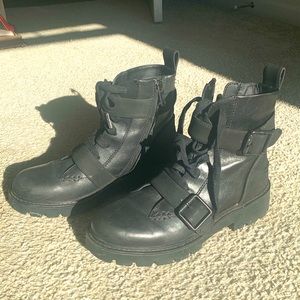 Leather Ugg Noe boots in black🖤